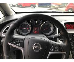 Opel Astra 2,0 CDTi 121kW Sports Tourer - 9