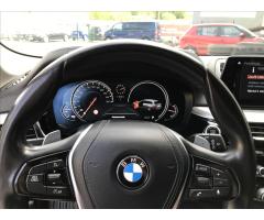BMW Řada 5 3,0 530d xDrive AT Touring - 14