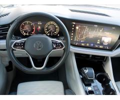 Volkswagen Touareg 3,0 TDi 210kW4Mot. Elegance ČR 1.maj CR V6 8Tiptronic 4Motion Elegance - 13