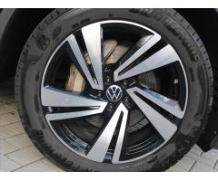 Volkswagen Touareg 3,0 TDi 210kW4Mot. Elegance ČR 1.maj CR V6 8Tiptronic 4Motion Elegance - 22