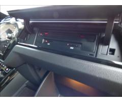 Volkswagen Touran 2,0 TDI DSG,LED,Navi,nez.topení,masáž  Highline - 64