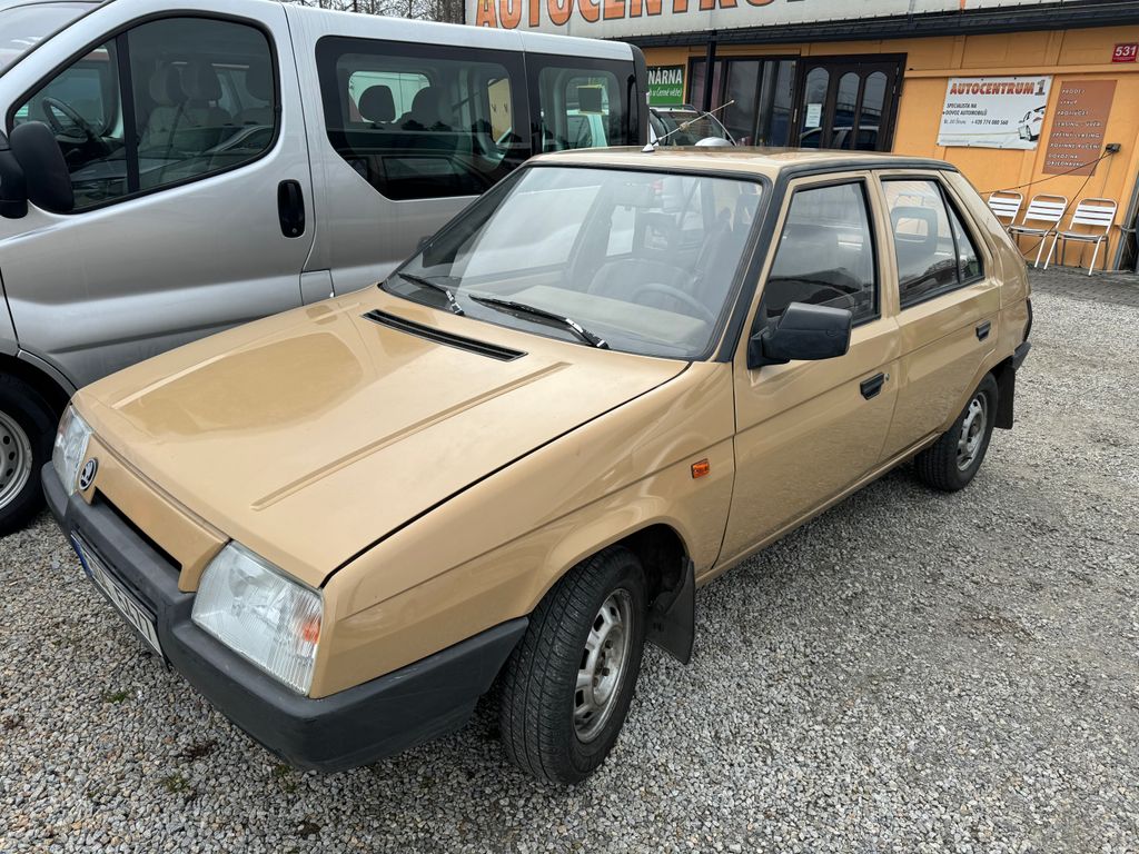 Škoda Favorit 136 LUX - 1