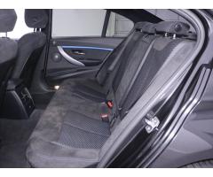 BMW Řada 3 2,0 330i xDrive M SPORT - 16
