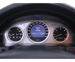 Mercedes-Benz Třídy C 3,0 320 CDI 165kW Aut.klima Navi - 17