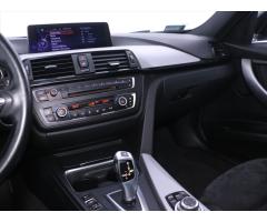 BMW Řada 3 2,0 320d 135kW M-Paket Touring - 25