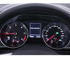 Volkswagen Passat 2,0 TDI DSG LED ACC DPH 1.Maj. - 23