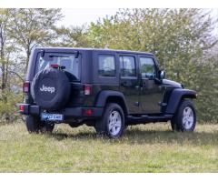Jeep Wrangler 2,8 CRD CZ Unlimited Sport DPH - 7