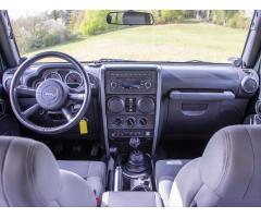 Jeep Wrangler 2,8 CRD CZ Unlimited Sport DPH - 13