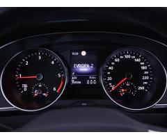 Volkswagen Passat 2,0 TDI Matrix Navi 1.Maj DPH - 18