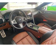 BMW Řada 8 4.4i xDrive AT Cabrio - 8