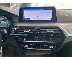 BMW Řada 5 xDrive AT TOP STAV - 9