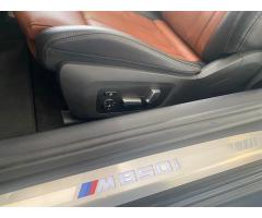 BMW Řada 8 4.4i xDrive AT Cabrio - 14
