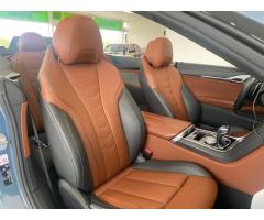 BMW Řada 8 4.4i xDrive AT Cabrio - 15