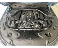 BMW Řada 8 4.4i xDrive AT Cabrio - 28