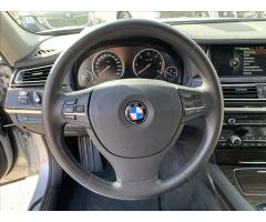 BMW Řada 7 3,0 740d xDrive - 10