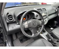 Toyota RAV4 2,2 KRASNÝ STAV+SERVIS TOYOTA - 32