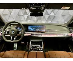 BMW Řada 7 740d xDRIVE M-PAKET PRO, BOWERS&WILKINS, TV, HUD - 10