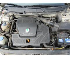Škoda Octavia 1,6 GLX COMBI - 24